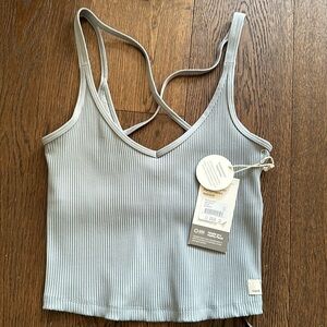 NWT  Vuori Rib Crop Top Light Cloud color xs
